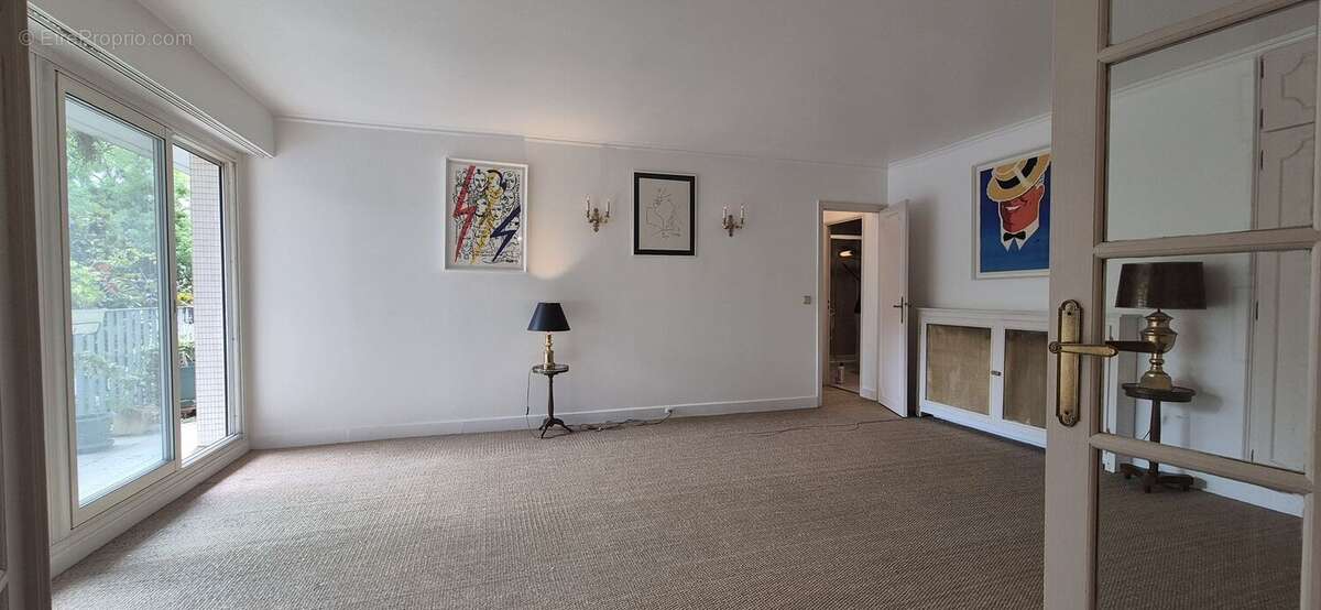 Appartement 65 m² à Paris-15e  - photo 3