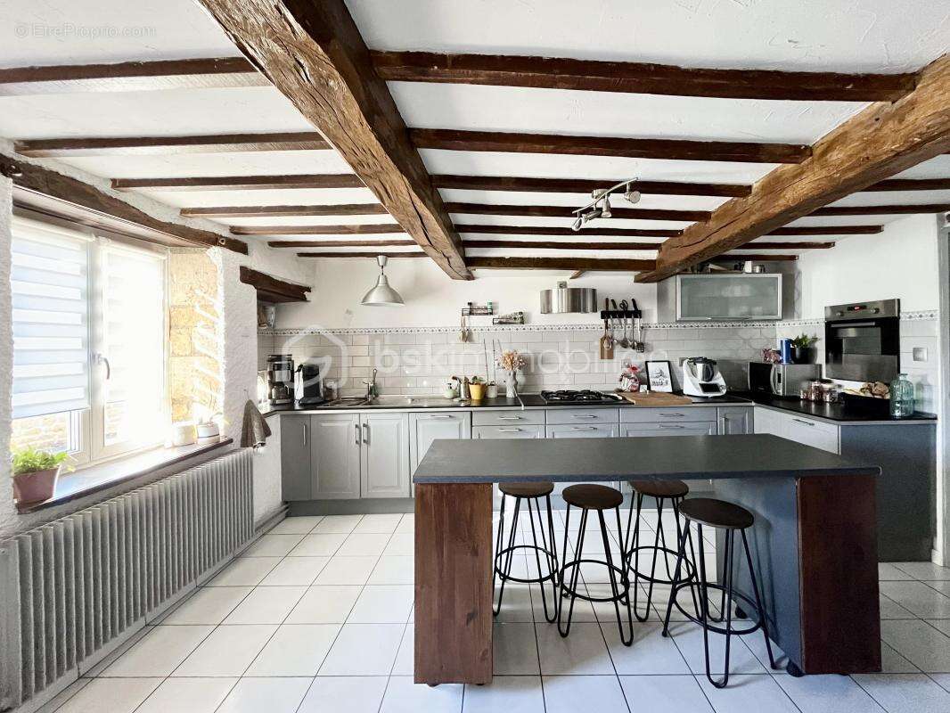 Maison à NEUVILLE-LES-THIS