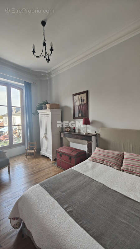 PAU    Superbe appartement T4 entièrement rénové avec terrasse et vue Pyrénées - photo 11