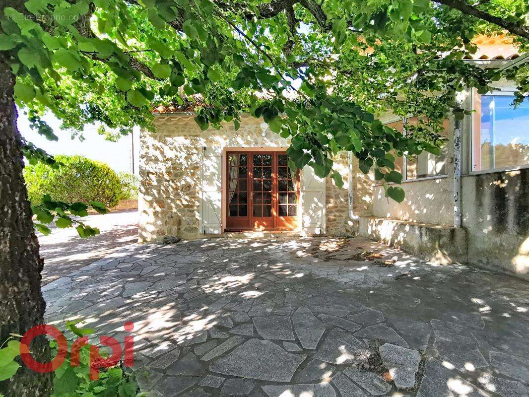 Maison à LE CASTELLET