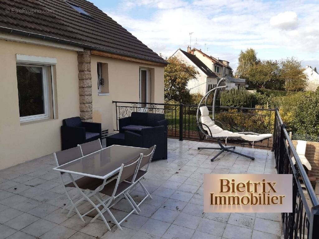 Maison à CHAMPAGNE-SUR-OISE