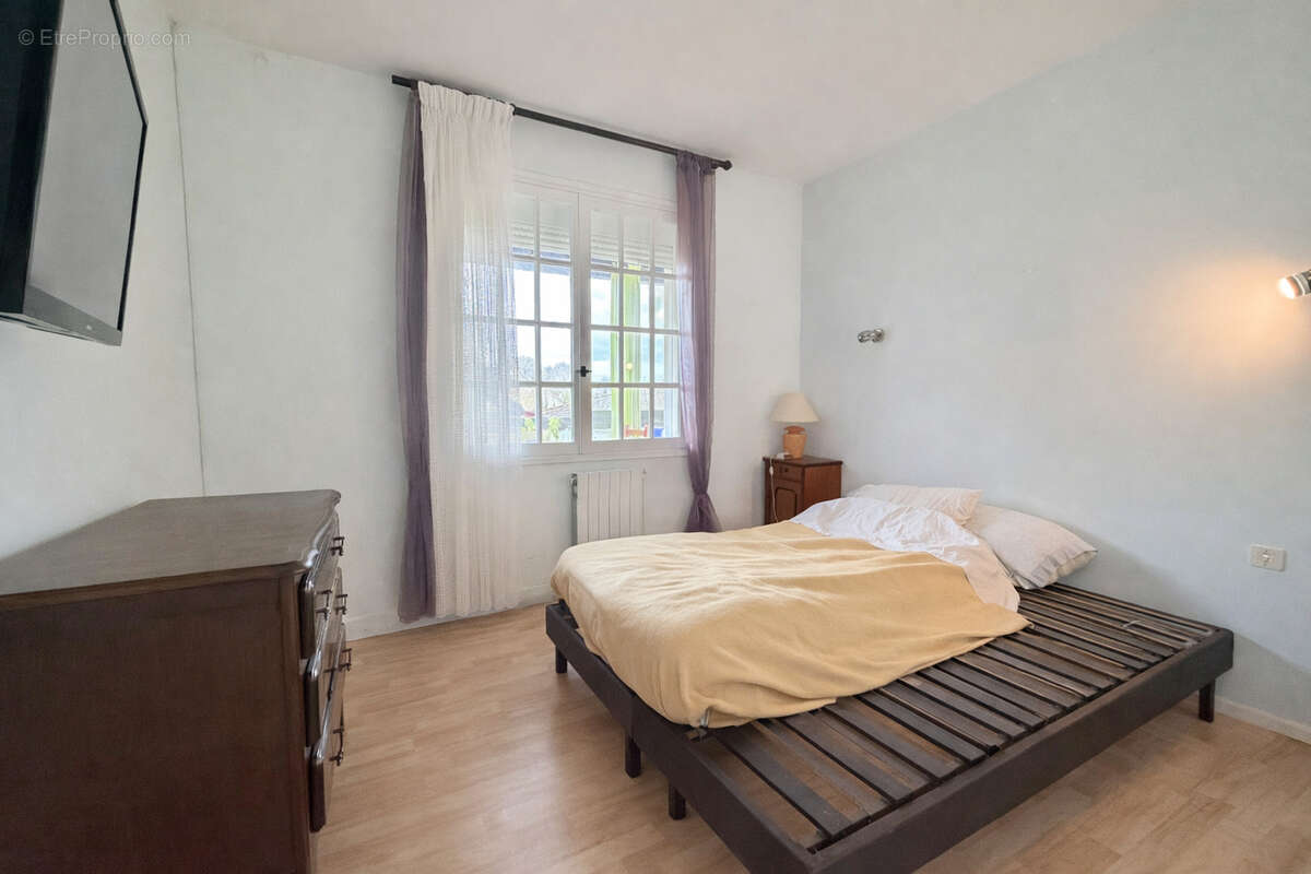 Maison avec appartement et jardin - photo 9