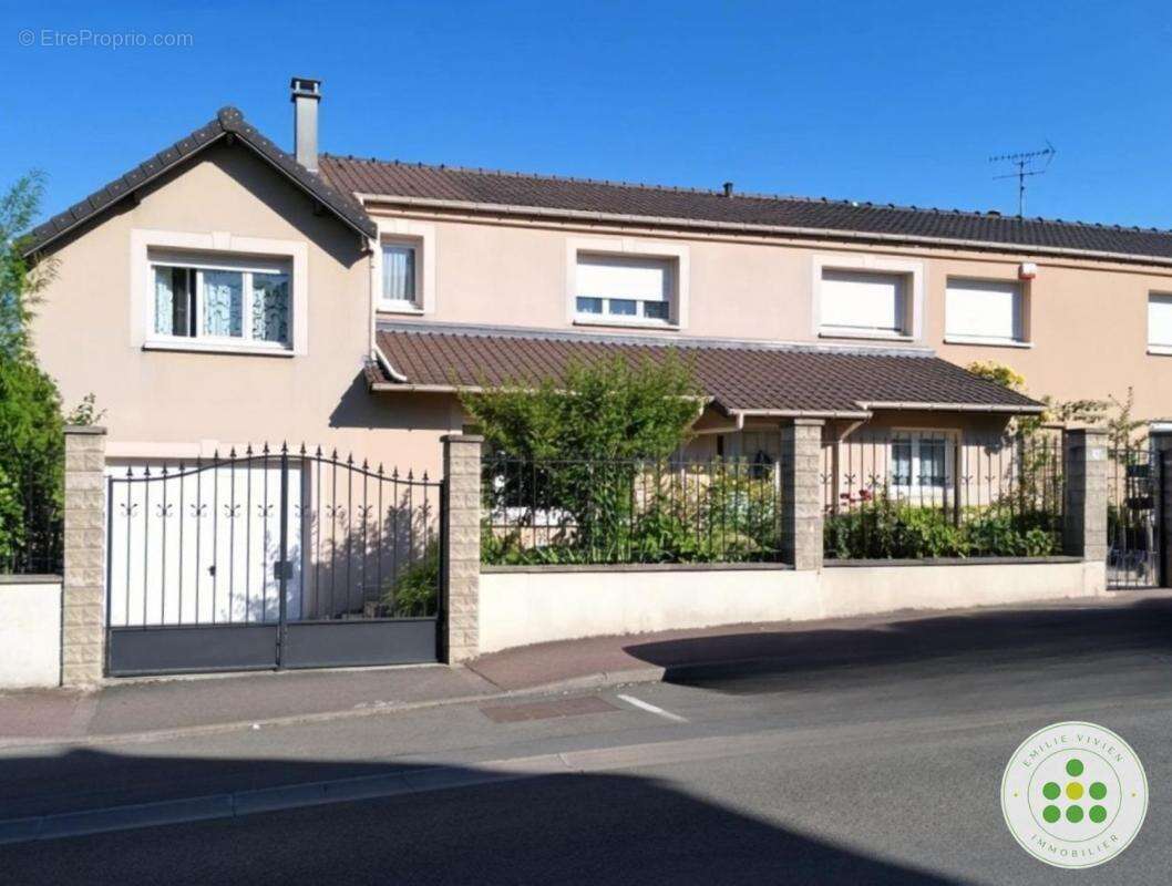 Maison à FONTENAY-LE-FLEURY