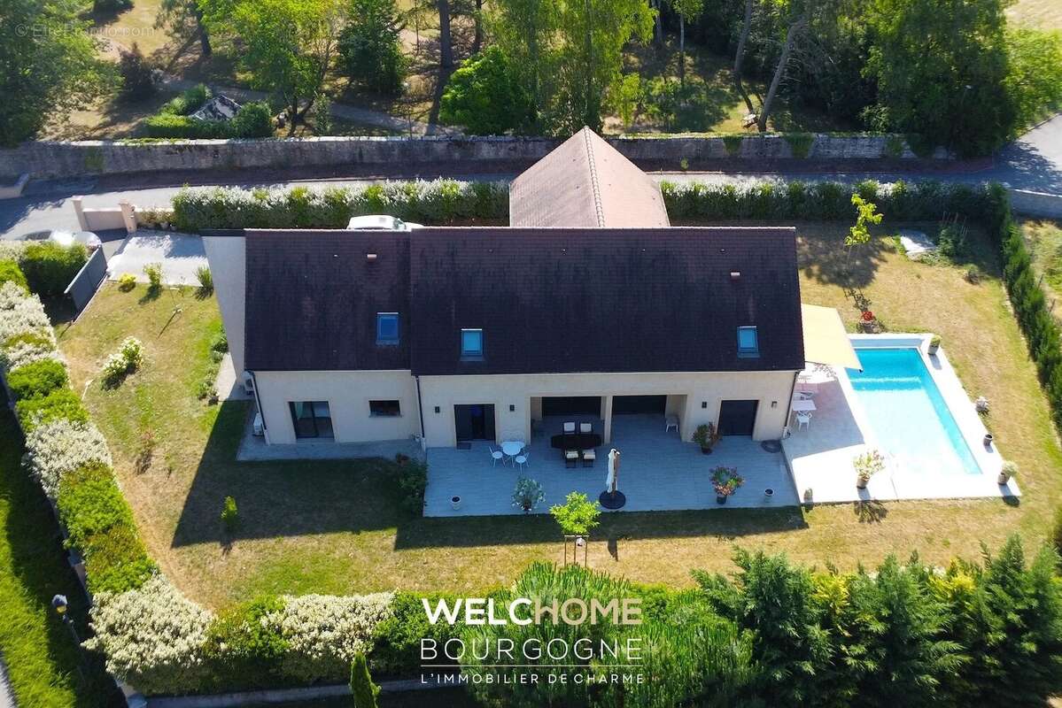 Maison à DRACY-LE-FORT