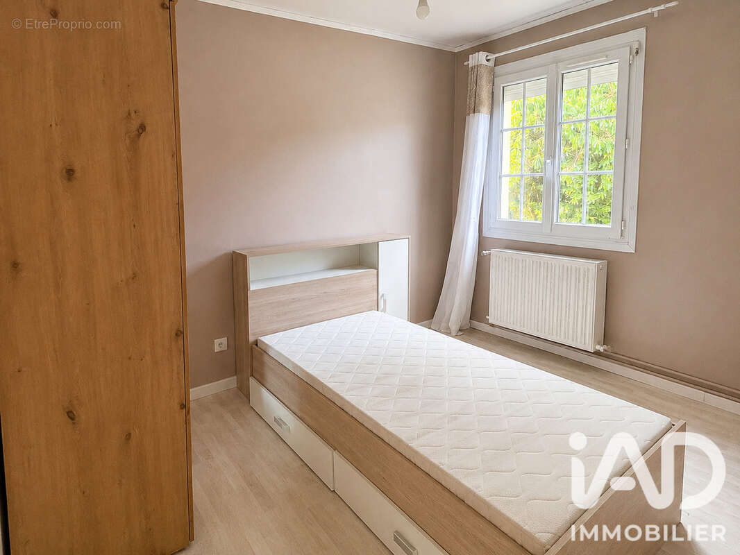 Maison 91 m² à Luce  - photo 4
