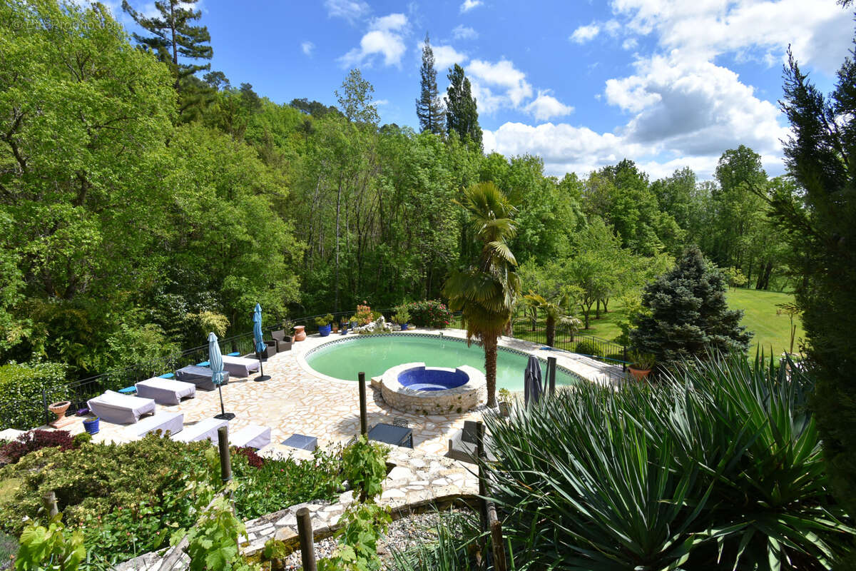 Maison à PUY-L&#039;EVEQUE