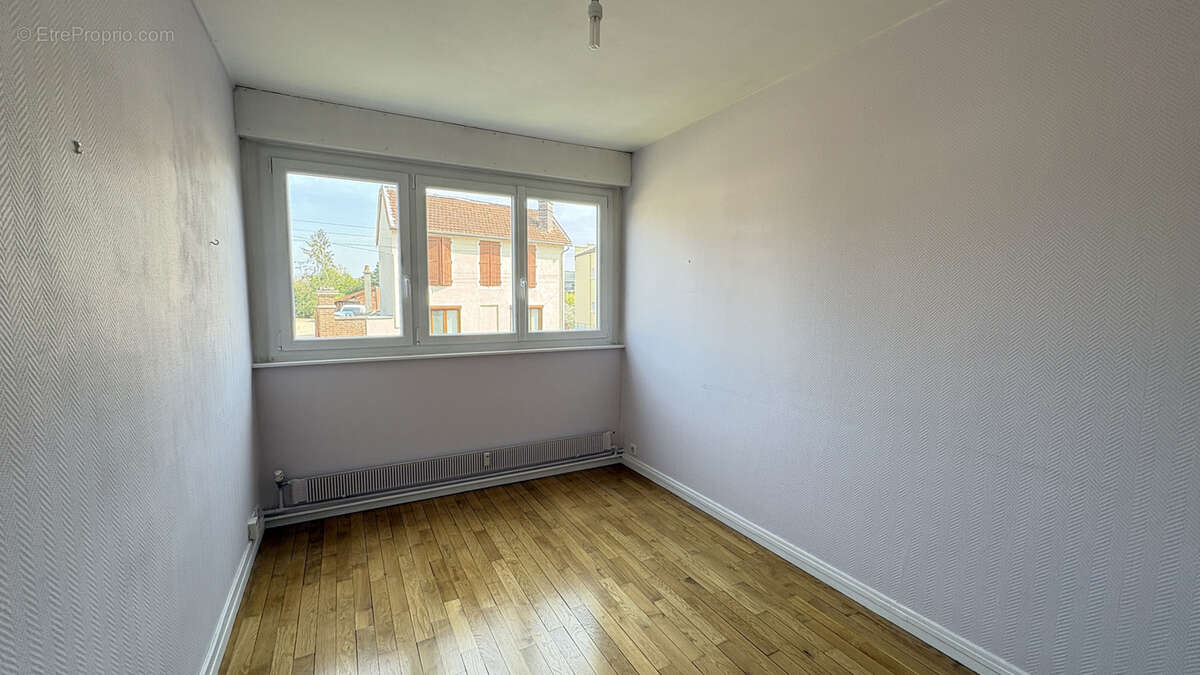 Appartement à PONT-SAINTE-MARIE