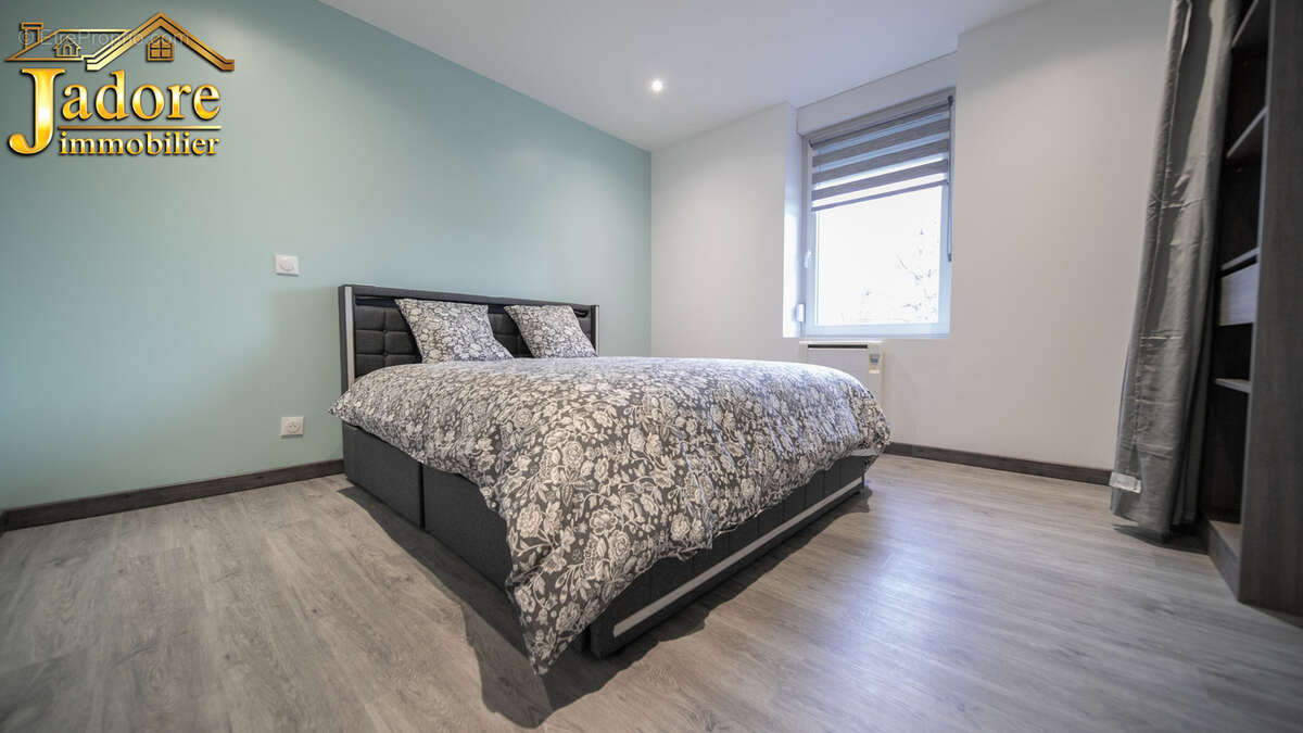 Ensemble immobilier entierement renove - photo 25