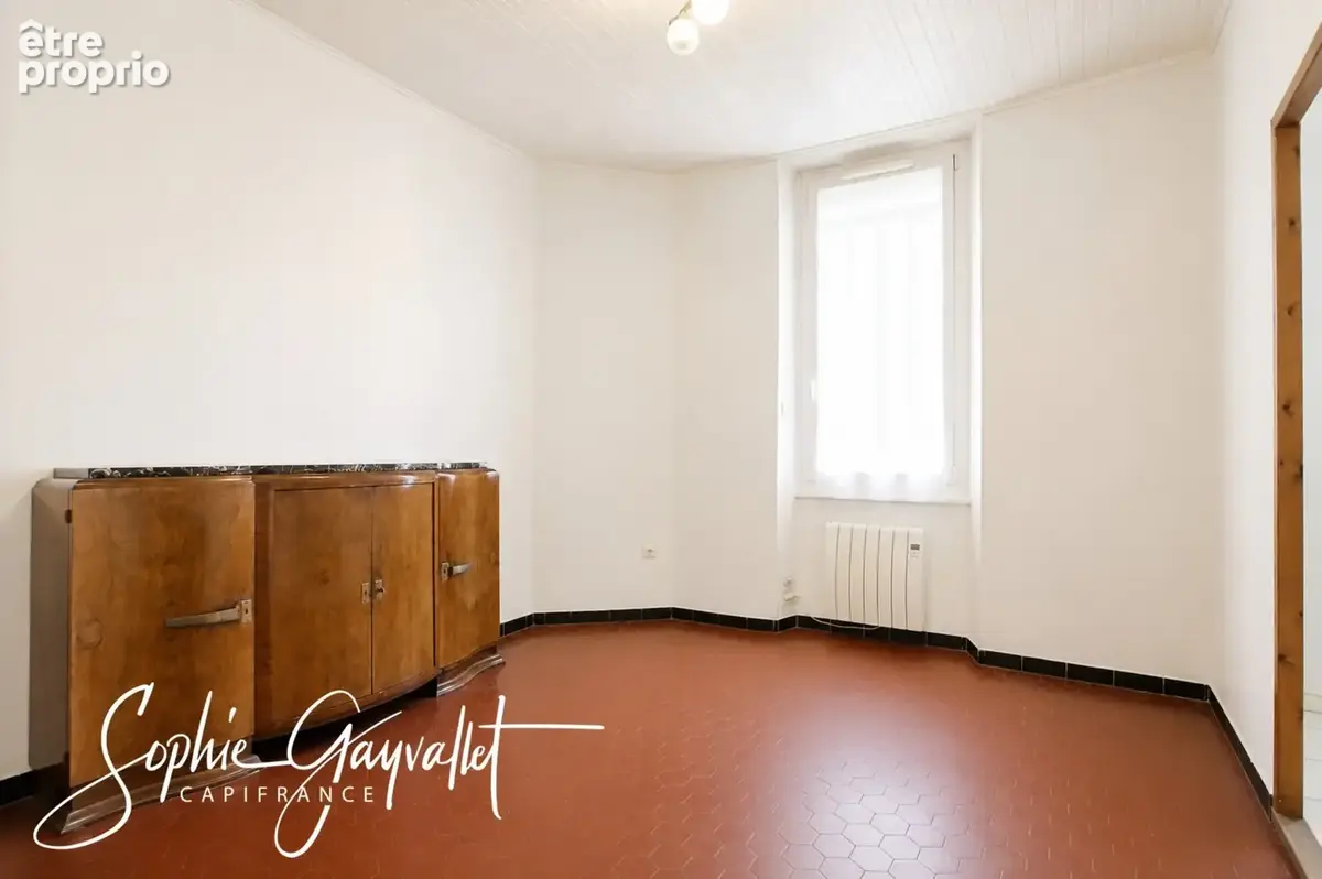 MARSEILLE 4ème – Appartement T2 Bis de caractère avec alcôve, terrasse et caves - photo 2