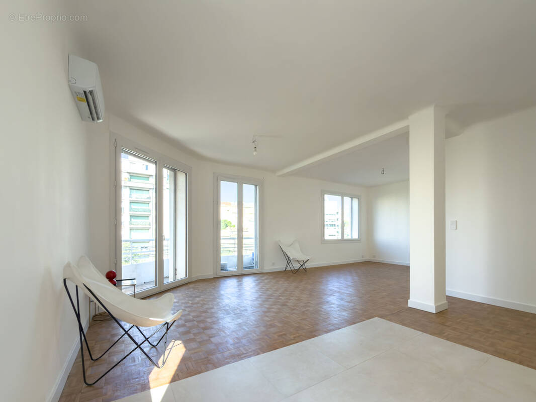 Photo 1 - Appartement à MARSEILLE-8E