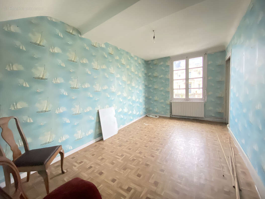 Appartement à LONGUE-JUMELLES