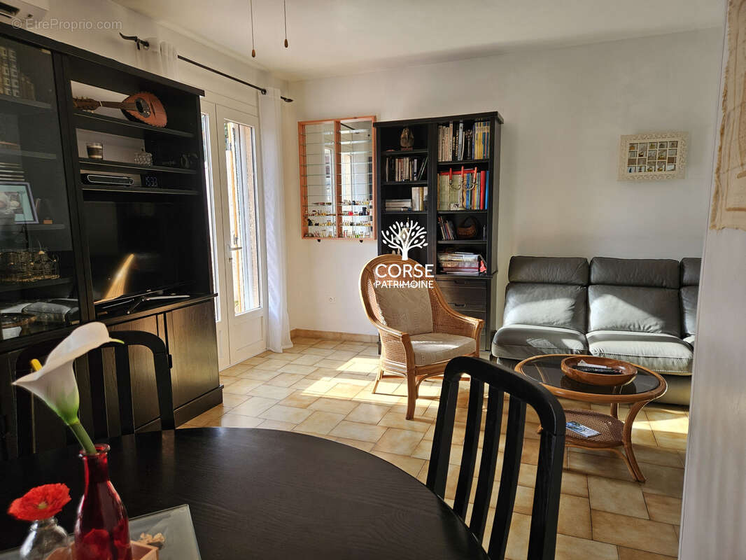 Maison à SANTA-MARIA-POGGIO