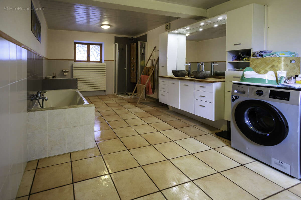 Maison à SAINT-ELOY-LES-MINES