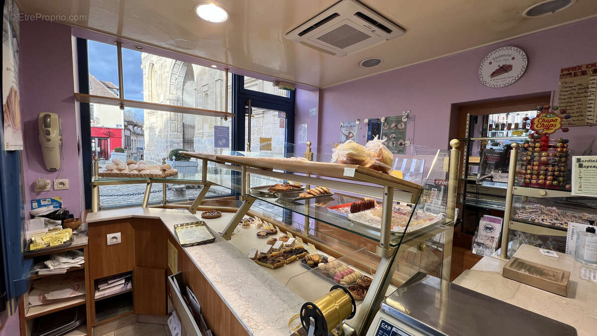 Commerce à MONTFORT-L&#039;AMAURY