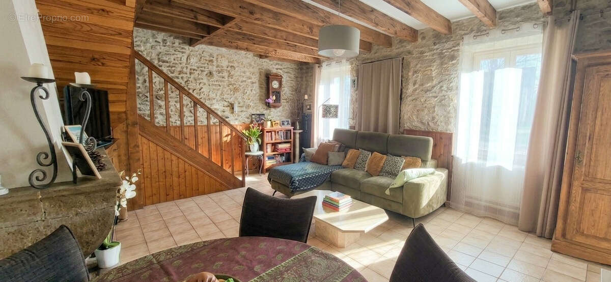 Maison à MONTALIEU-VERCIEU