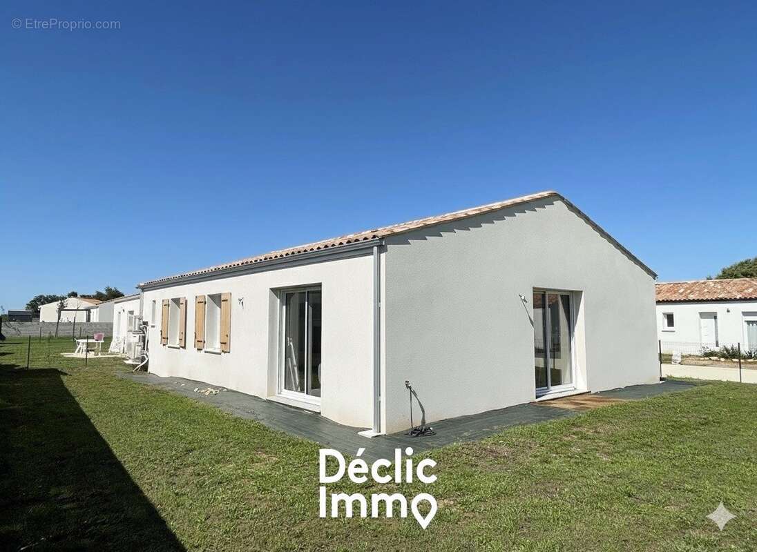 Maison à LA GRIPPERIE-SAINT-SYMPHORIEN