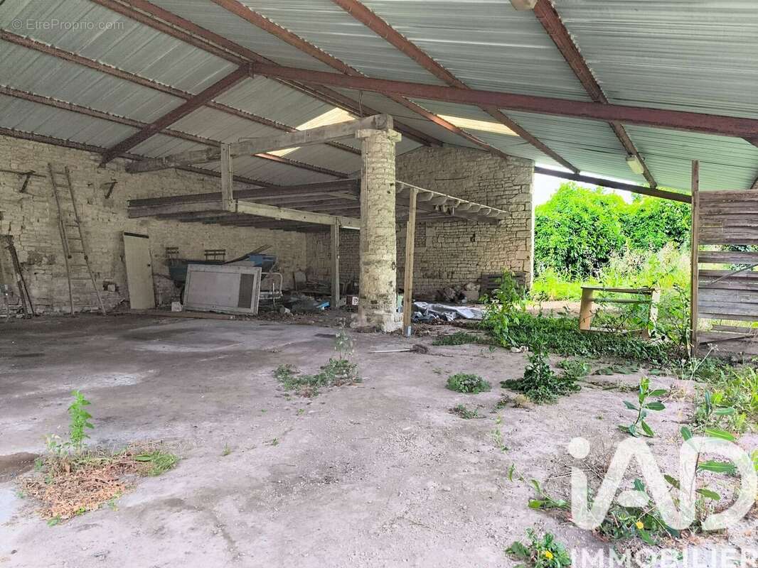 Maison 125 m² à Doeuil-Sur-Le-Mignon  - photo 3