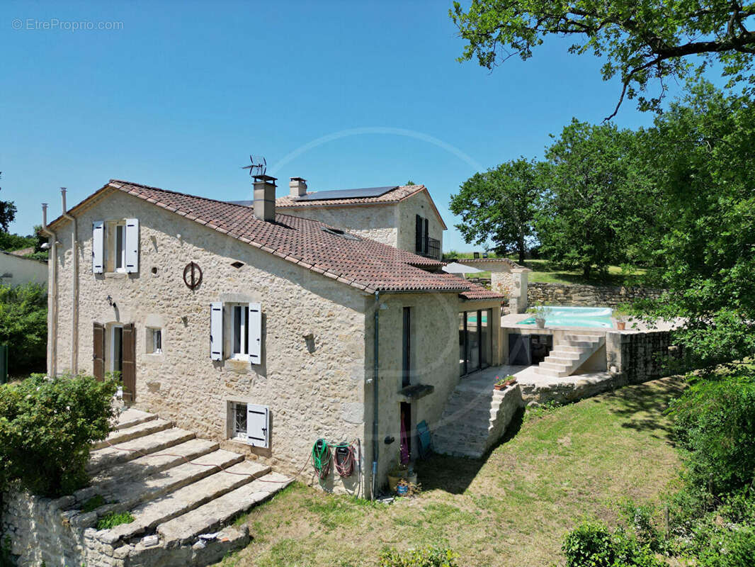 Résidence principale et maison d'amis implantées sur 9 hectares de terrain - photo 13
