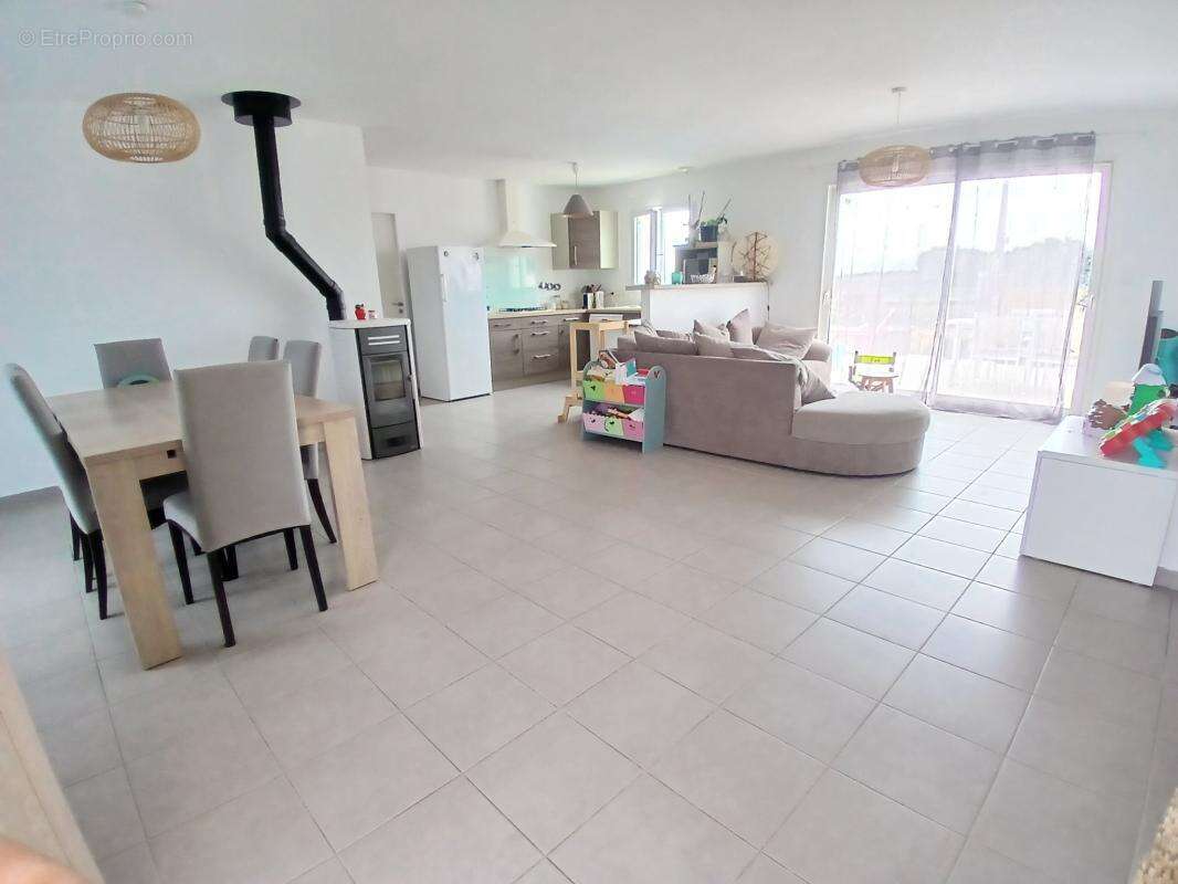 Maison à AUSSAC-VADALLE