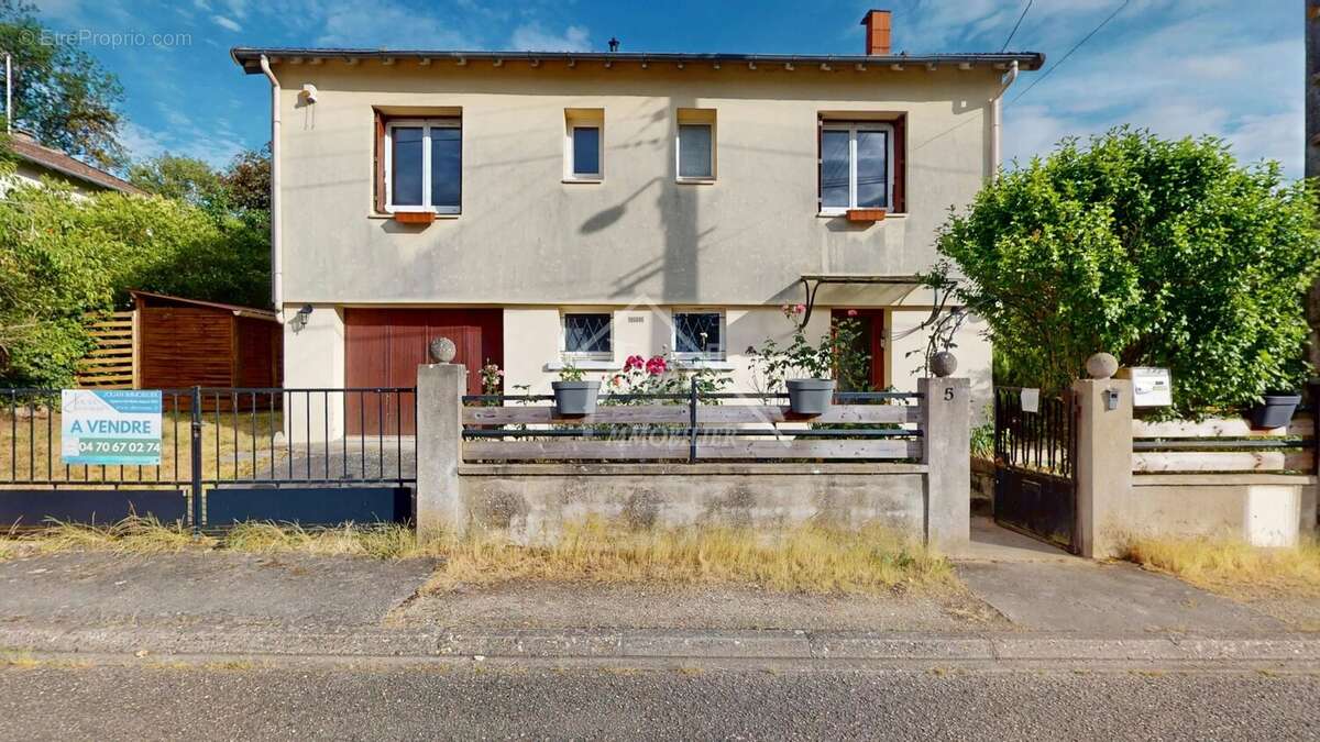 Maison à BOURBON-L'ARCHAMBAULT