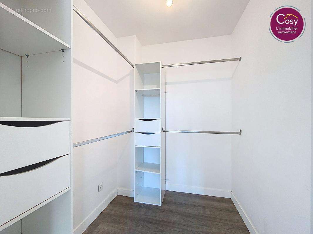 Appartement à COURMELLES