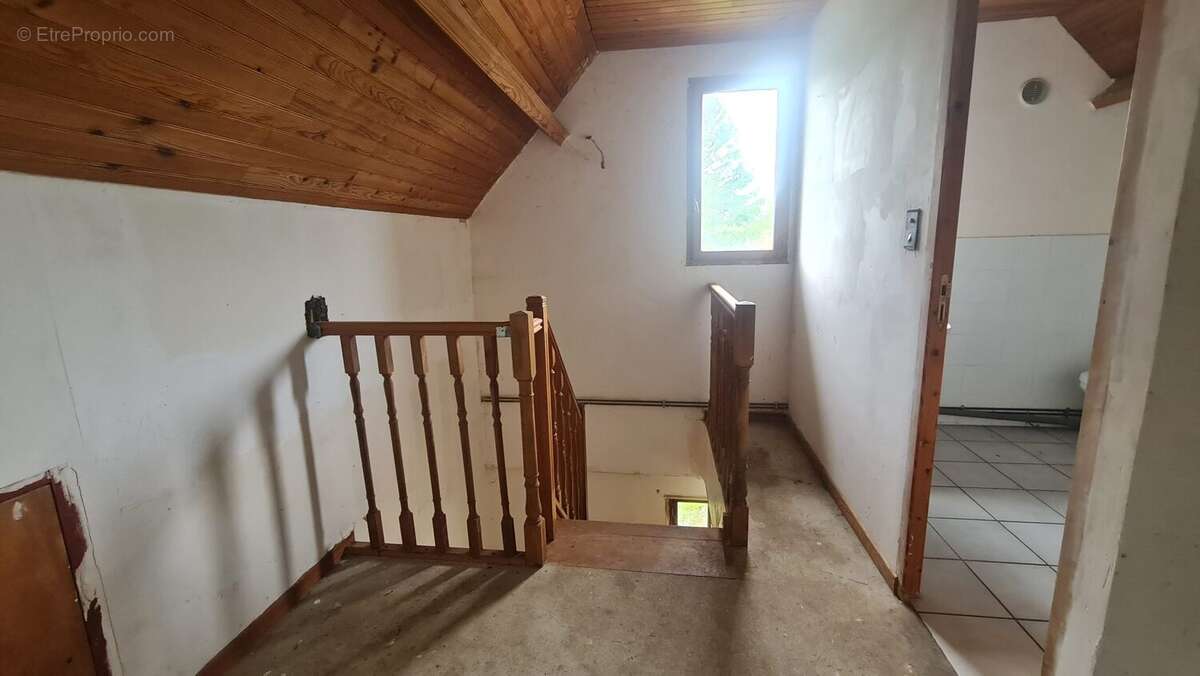 Maison 186 m² à Valines  - photo 6