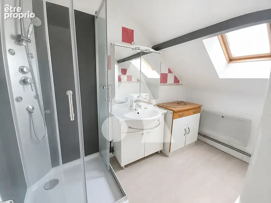 Immeuble de rapport à Maubeuge : 5 logements, un commerce et un potentiel locatif à étudier - photo 14