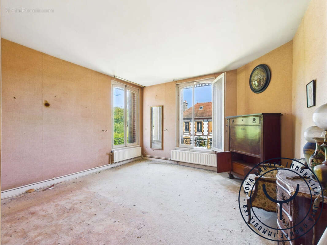Maison 450 m² à Estissac  - photo 6
