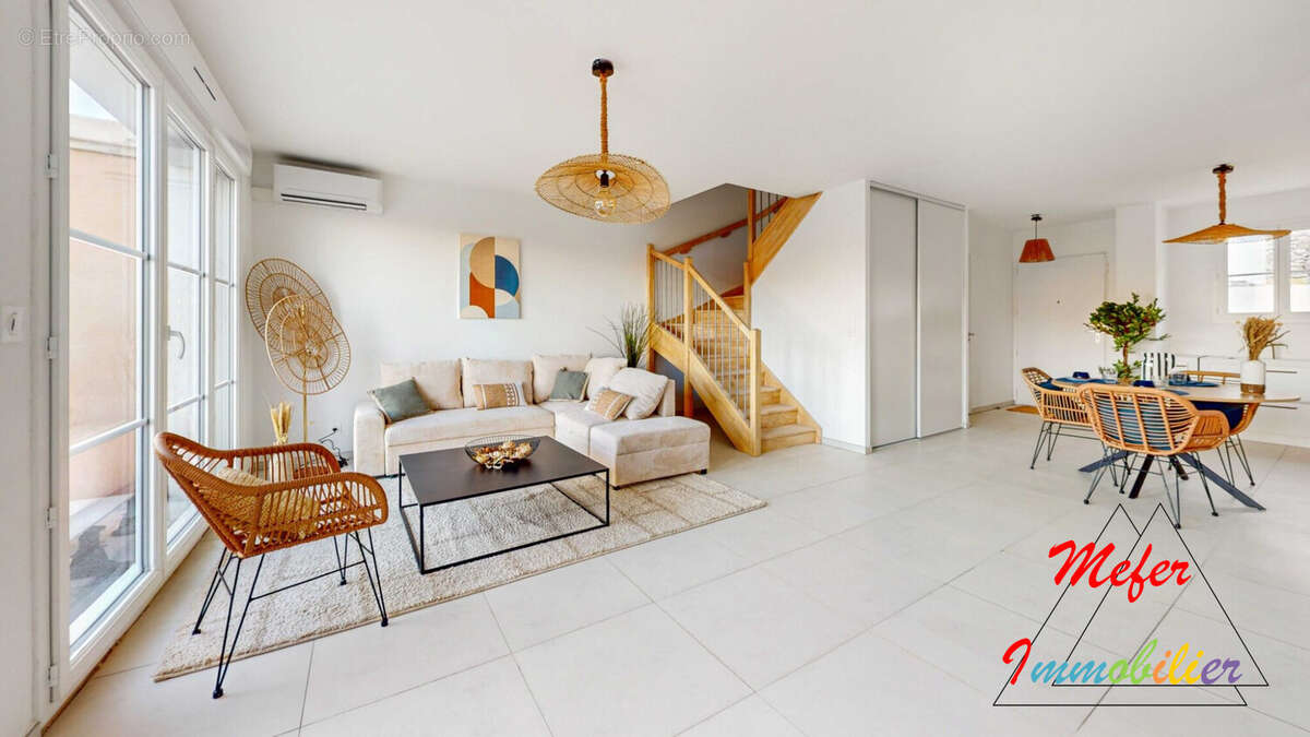 Maison à LA GARDE-FREINET