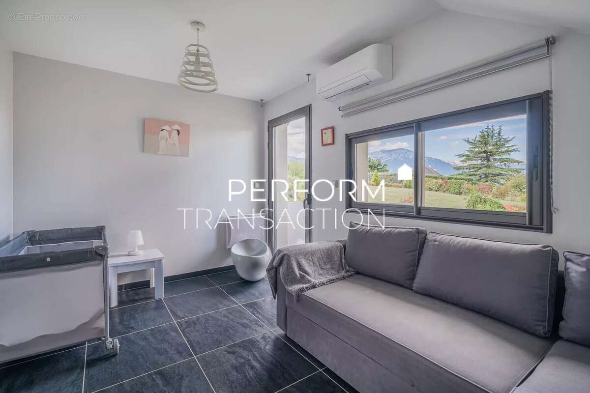 Maison à BRIE-ET-ANGONNES