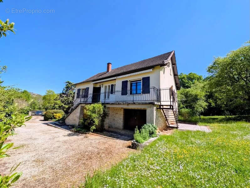 Maison 168m2 dans environnement calme avec piscine - photo 2