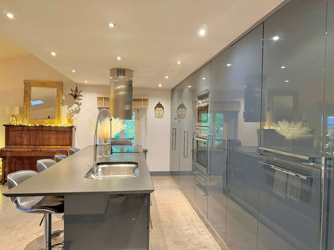 Appartement à MOUANS-SARTOUX