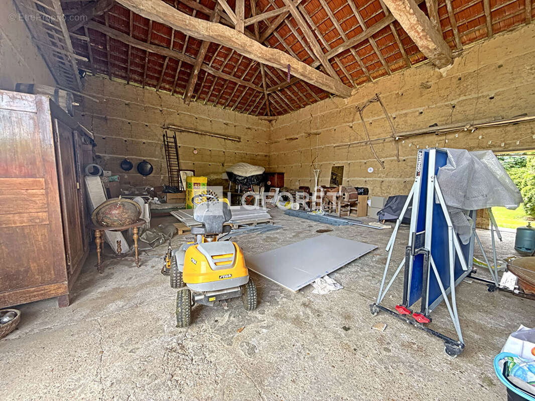 Maison à BAGE-LA-VILLE