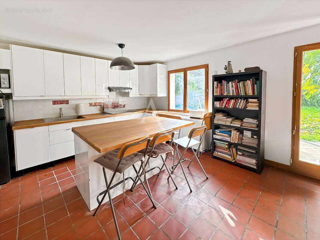 Maison à JOUY-LE-MOUTIER