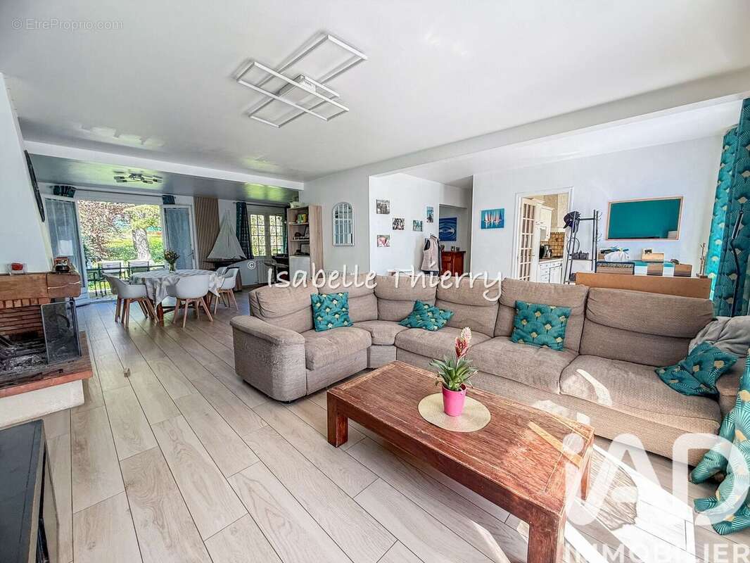 Maison 185 m² à Arpajon  - photo 4