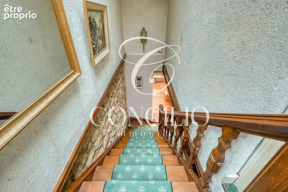 Paris 18e – Maison de caractère avec extérieur – 191,80 m² Carrez - photo 11