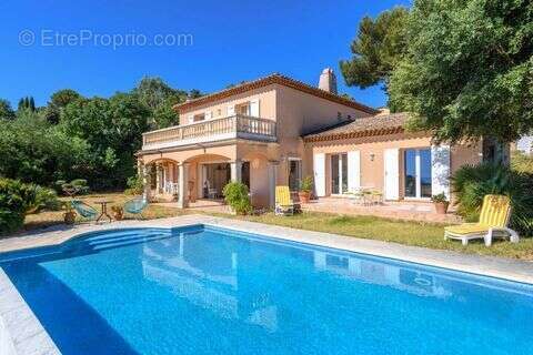 Maison 207 m² à Cavalaire-Sur-Mer  - photo 2