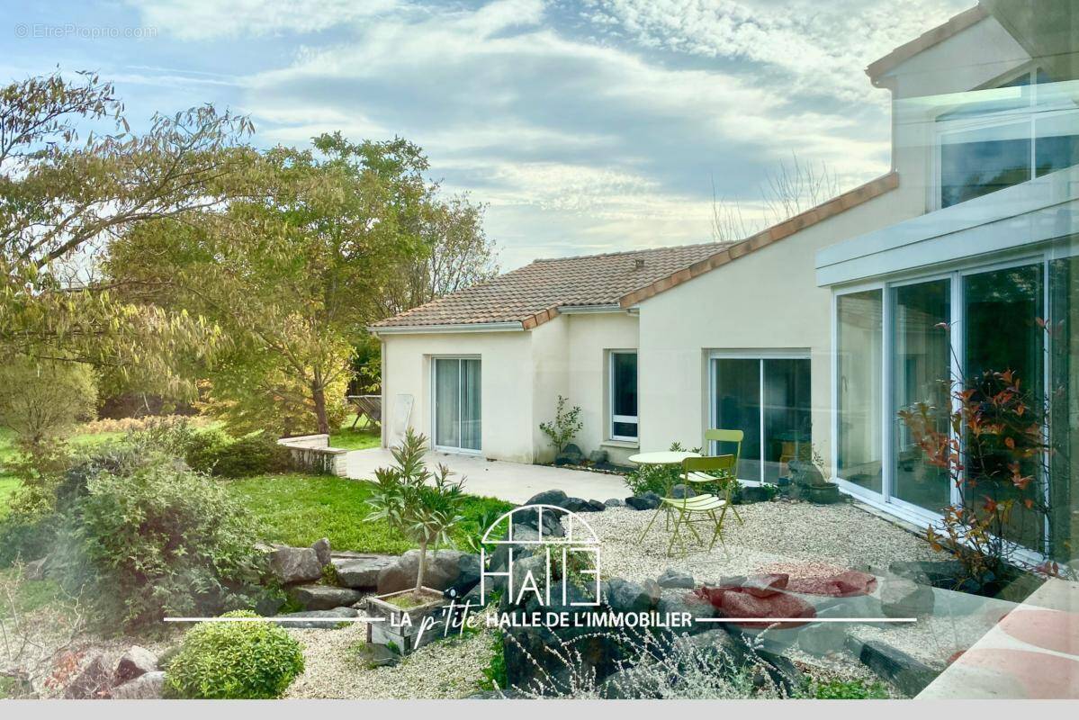 Maison à MONTEMBOEUF