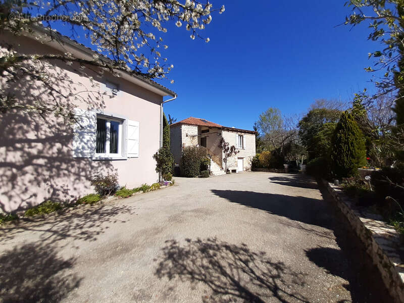 Maison à DOUELLE