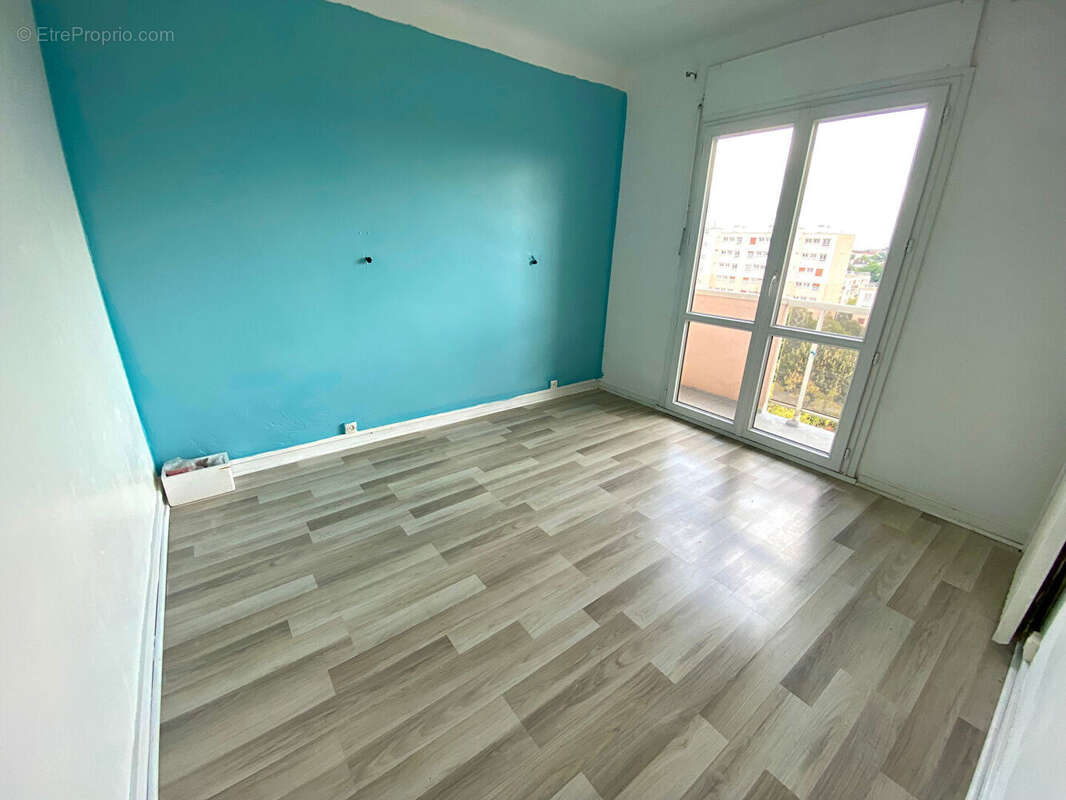 Appartement à SARTROUVILLE