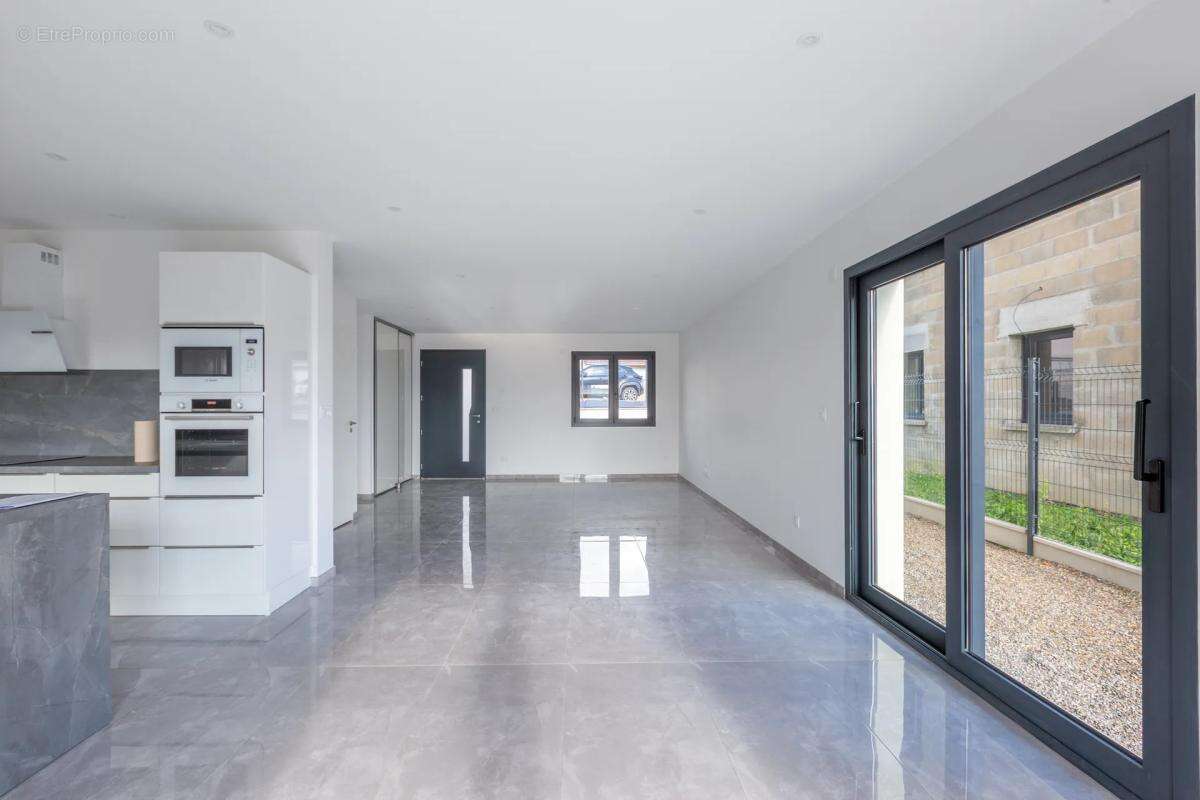 Maison à BOURGOIN-JALLIEU