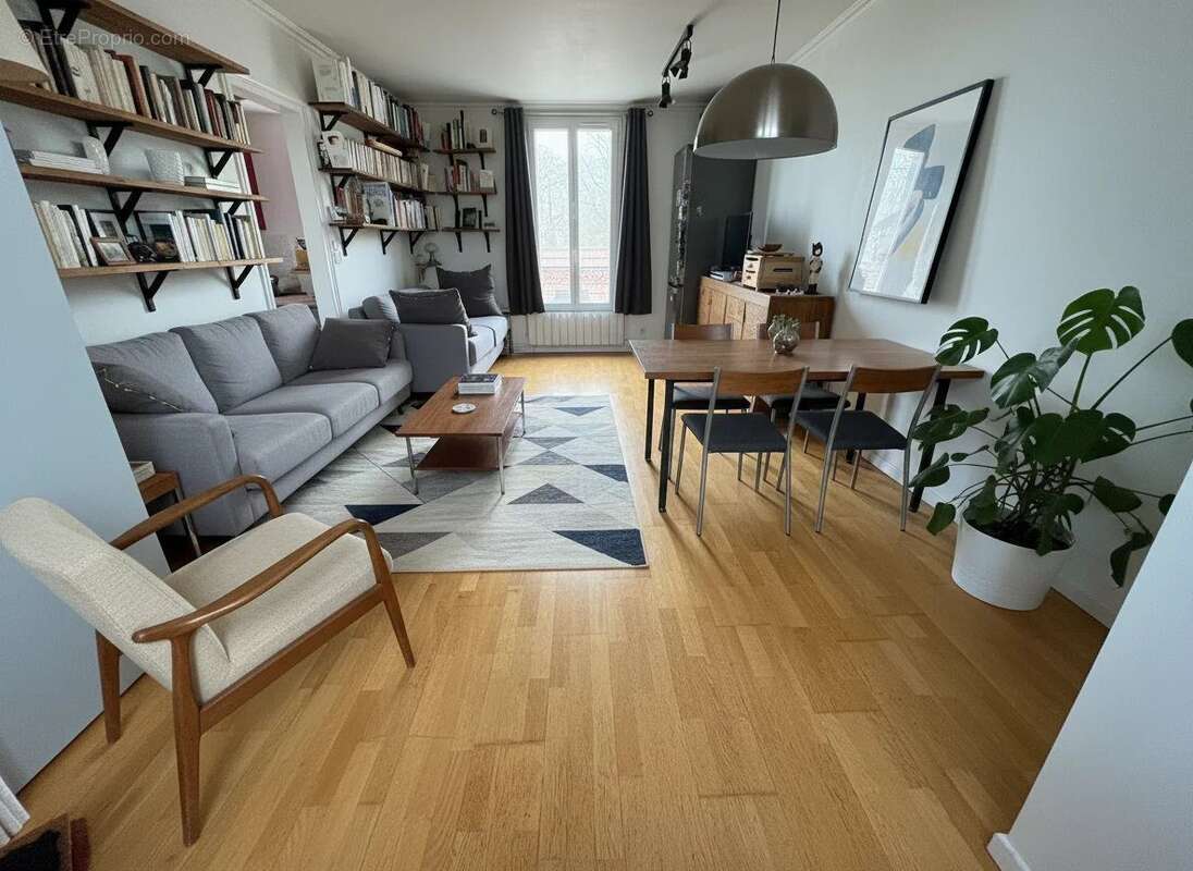 Appartement à SAINT-THIBAULT-DES-VIGNES