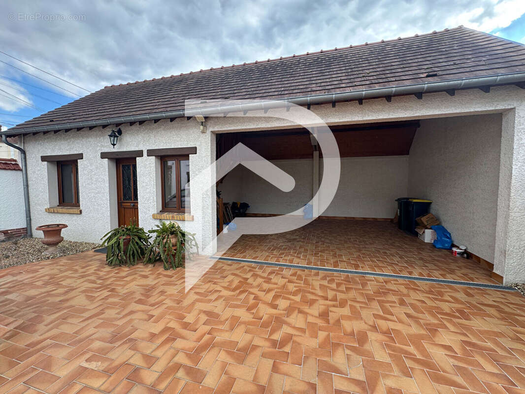 Maison à EZY-SUR-EURE