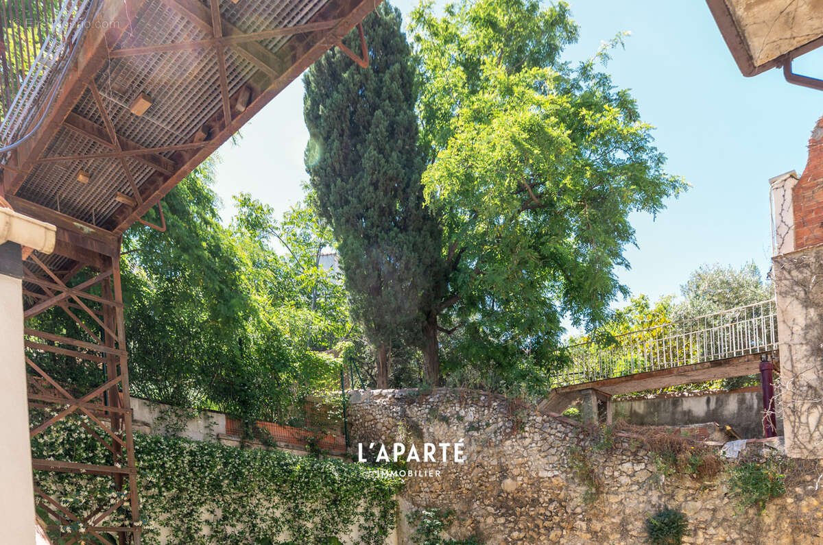 Appartement à MARSEILLE-6E