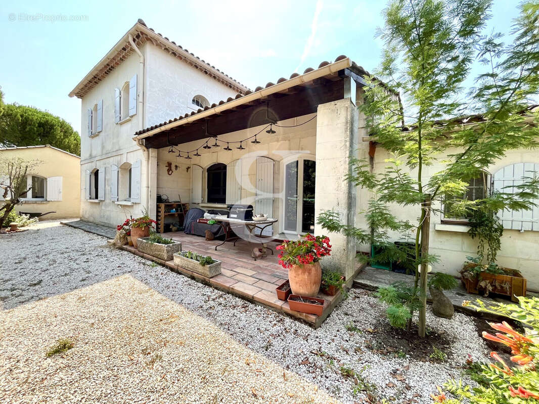 Maison 145 m² à Saint-Remy-De-Provence  - photo 6