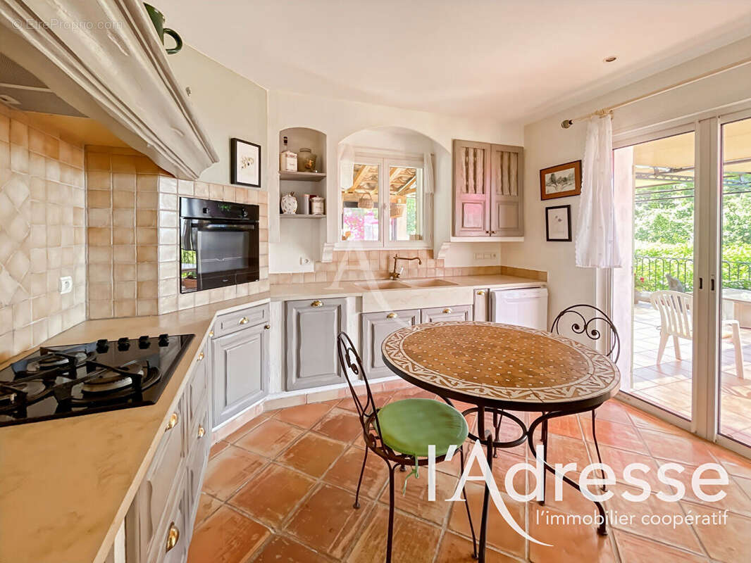 Maison La Cadière D'Azur - 6 pièces - 210 m2 - photo 8