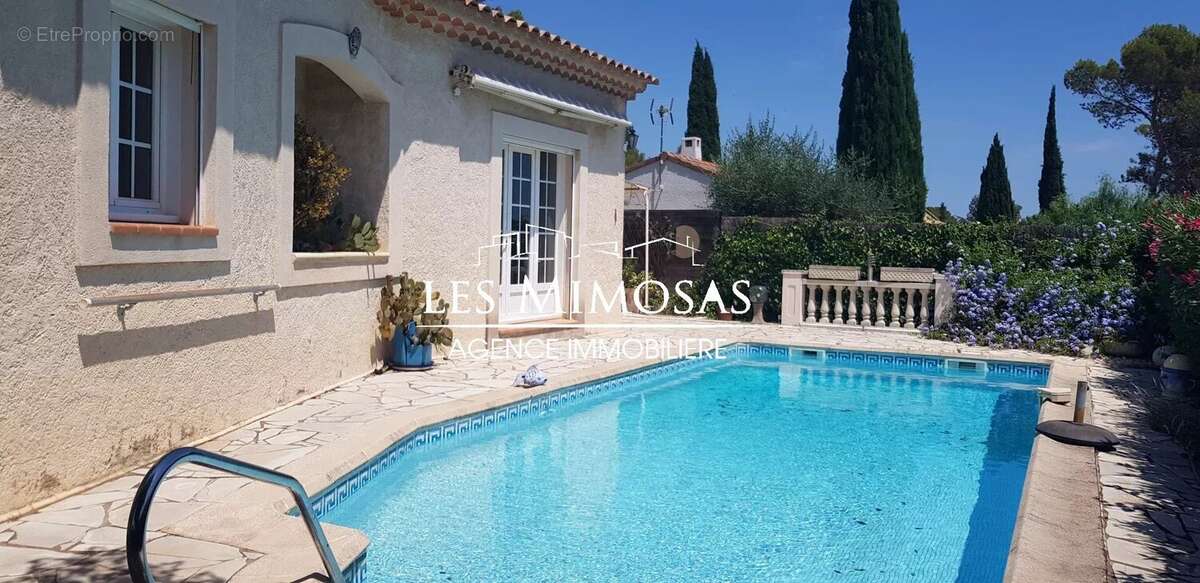 Maison à LE MUY