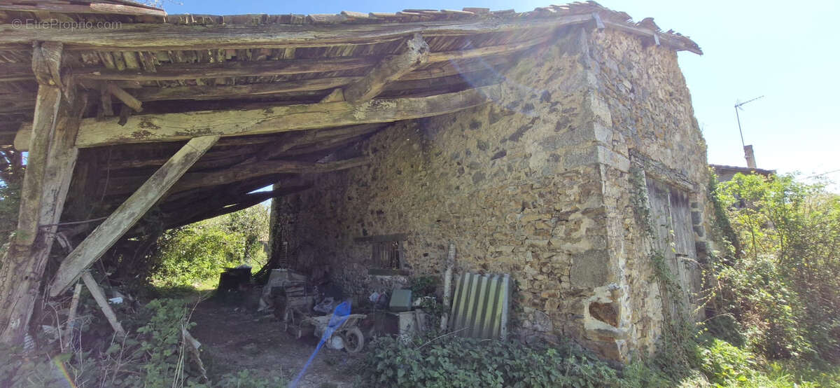 Maison à SAINT-CHRISTOPHE