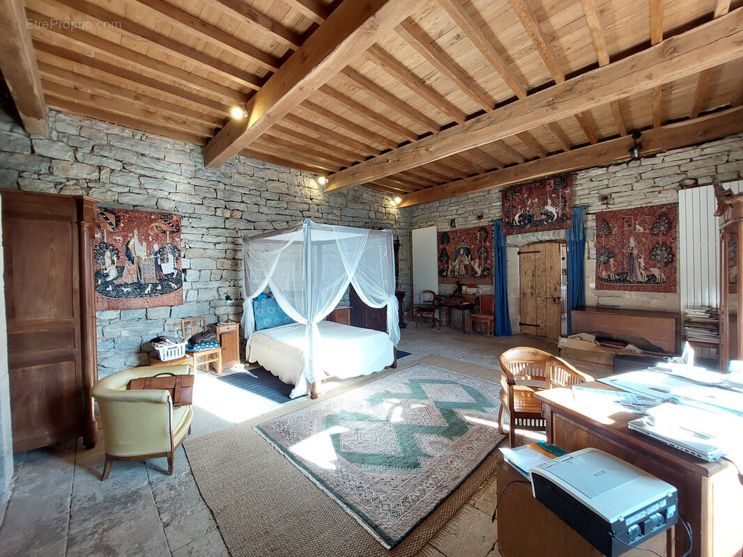 Maison à MILHARS