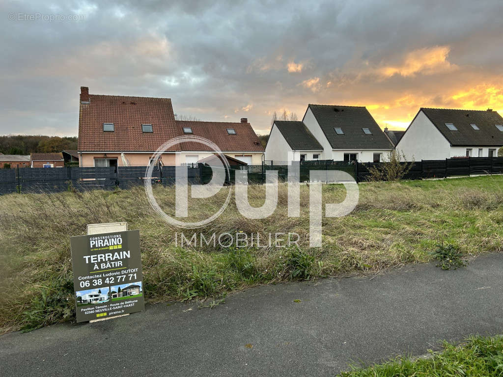 Terrain à AIX-NOULETTE